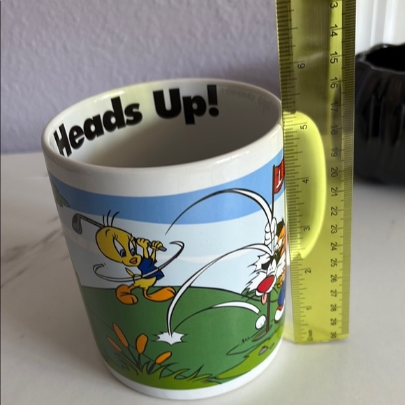 Warner Bros White and Green Bugs Bunny Mug golf themed - Picture 5 of 6